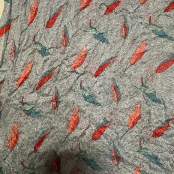 Gray and Pink leaf Patterned Women's scarf - Picture 2 of 4